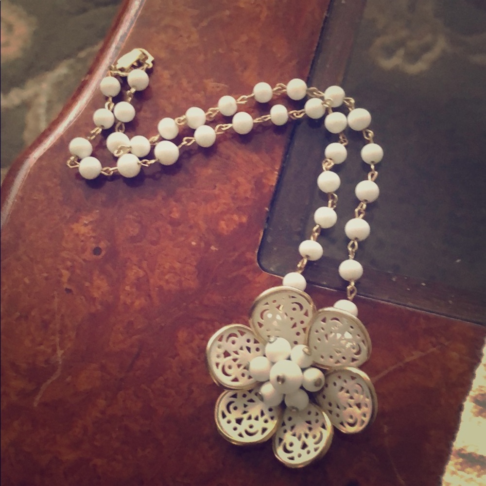 Vintage flower choker
